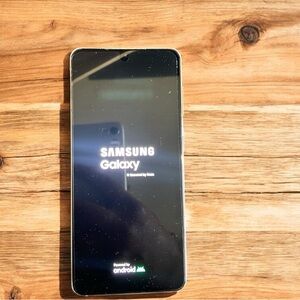 Samsung Galaxy S22 128GB Phantom Violet & Rose Gold Unlocked Excellent Condition